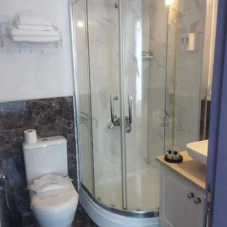 Noonbir Gazde/Camere de închiriat Alacati