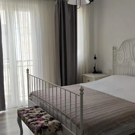 Gazde/Camere de închiriat Noonbir